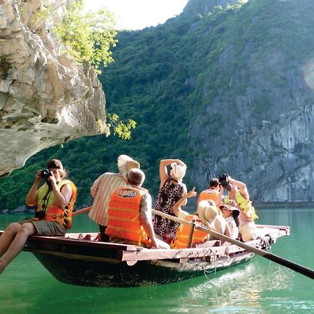 Charm Boutique Cruise Hotell Ha Long Exteriör bild