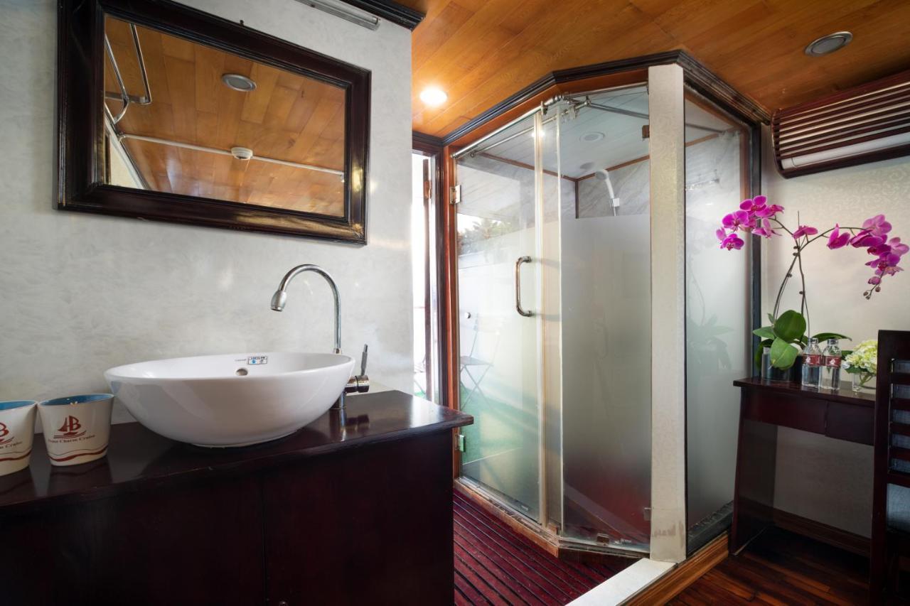 Charm Boutique Cruise Hotell Ha Long Exteriör bild