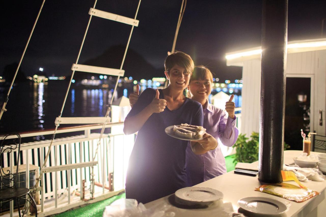 Charm Boutique Cruise Hotell Ha Long Exteriör bild