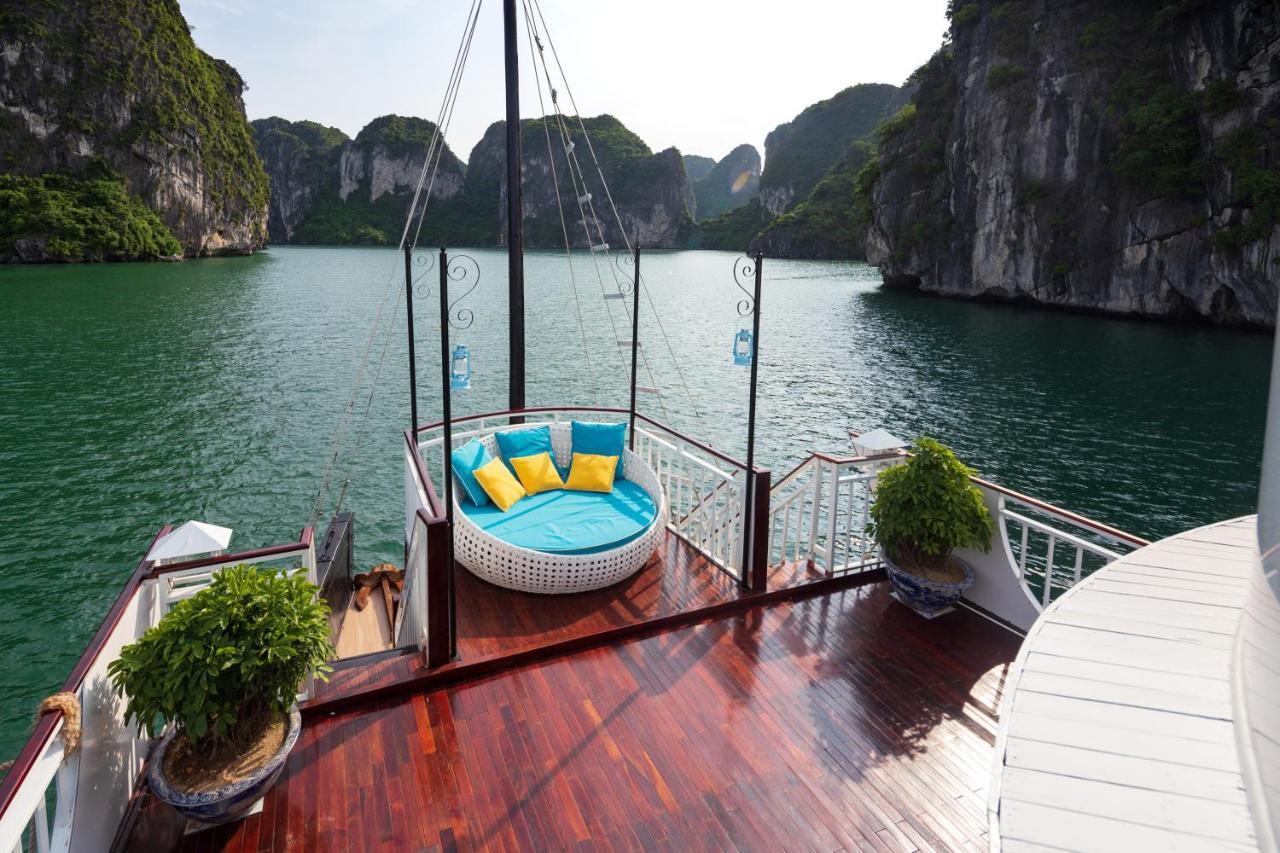 Charm Boutique Cruise Hotell Ha Long Exteriör bild