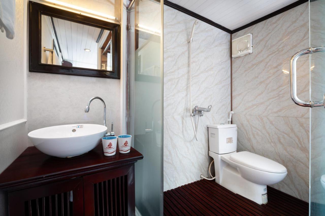 Charm Boutique Cruise Hotell Ha Long Exteriör bild