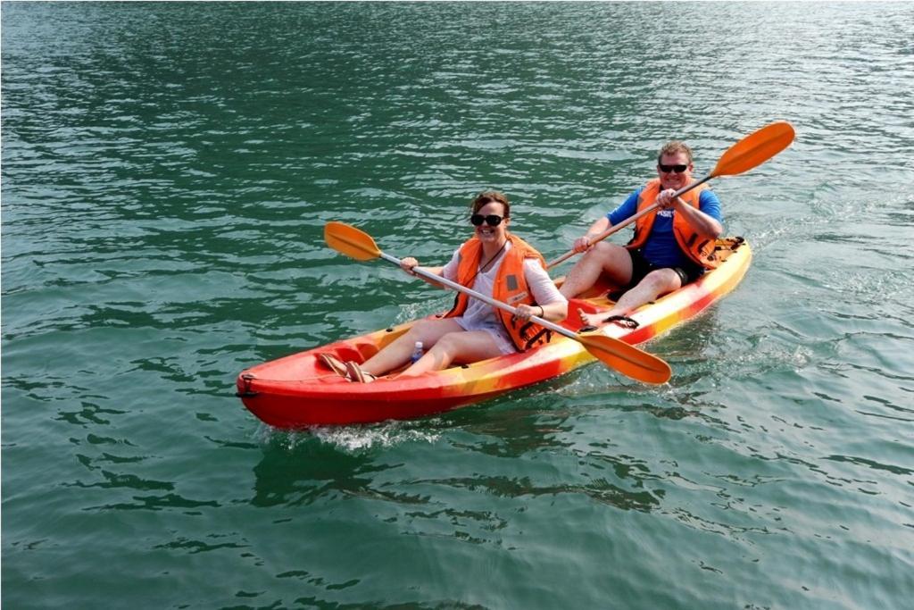 Charm Boutique Cruise Hotell Ha Long Exteriör bild